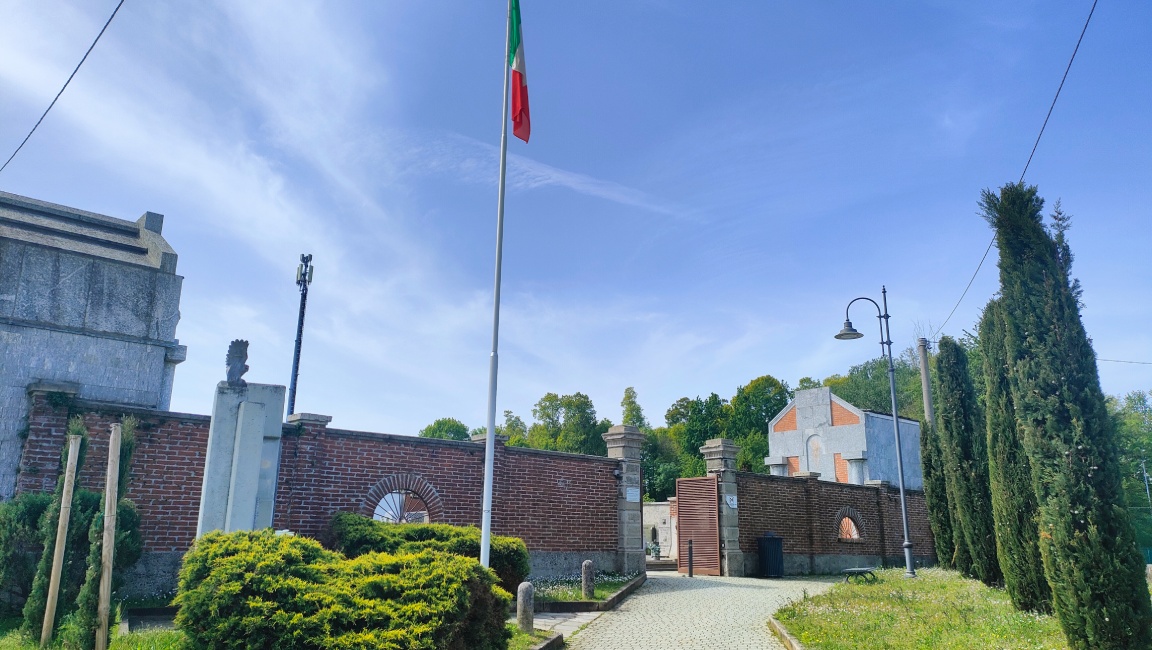 Cimitero Comunale di Montano