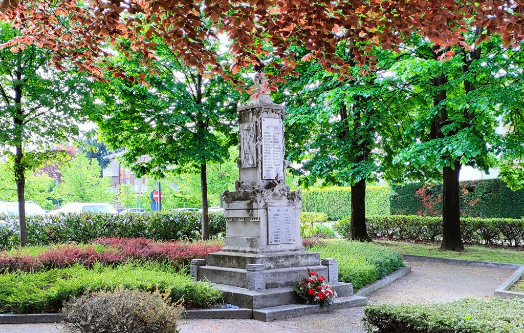 Monumento ai Caduti di Lucino